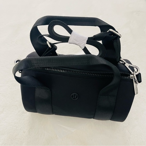 Lululemon Mini Black Barrel Duffle Bag - Picture 3 of 11